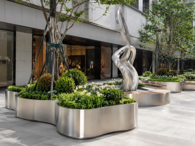 惠水县不锈钢景观雕塑与金属花箱